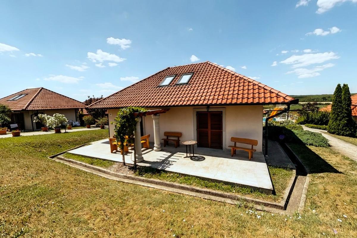 Egri Korona Borhaz Es Wellness Hotel Demjén Dış mekan fotoğraf