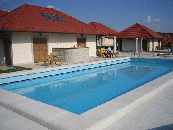 Egri Korona Borhaz Es Wellness Hotel Demjén Dış mekan fotoğraf