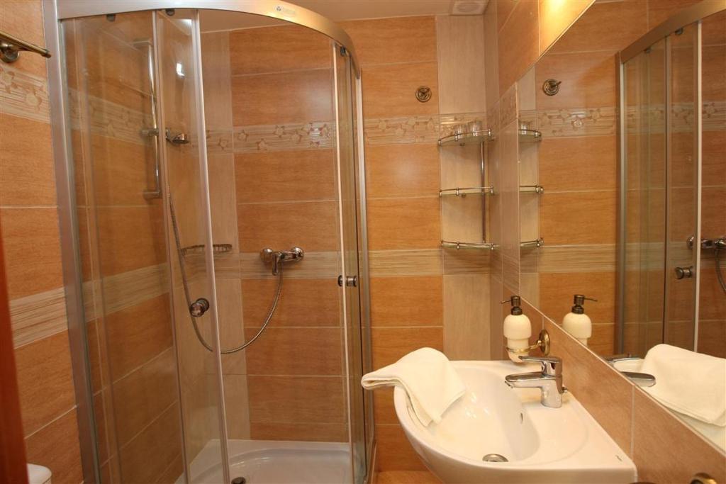 Egri Korona Borhaz Es Wellness Hotel Demjén Dış mekan fotoğraf