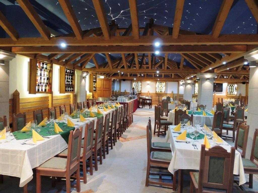 Egri Korona Borhaz Es Wellness Hotel Demjén Dış mekan fotoğraf